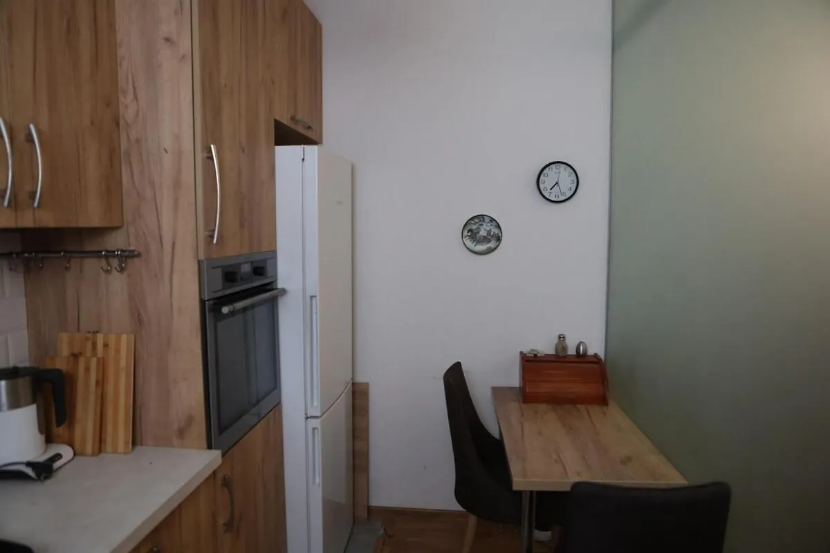 شقة Cozy Flat Near Metro With Balcony تبليسي جورجيا